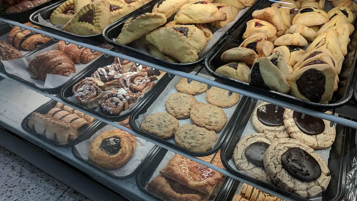 Bakery bakes